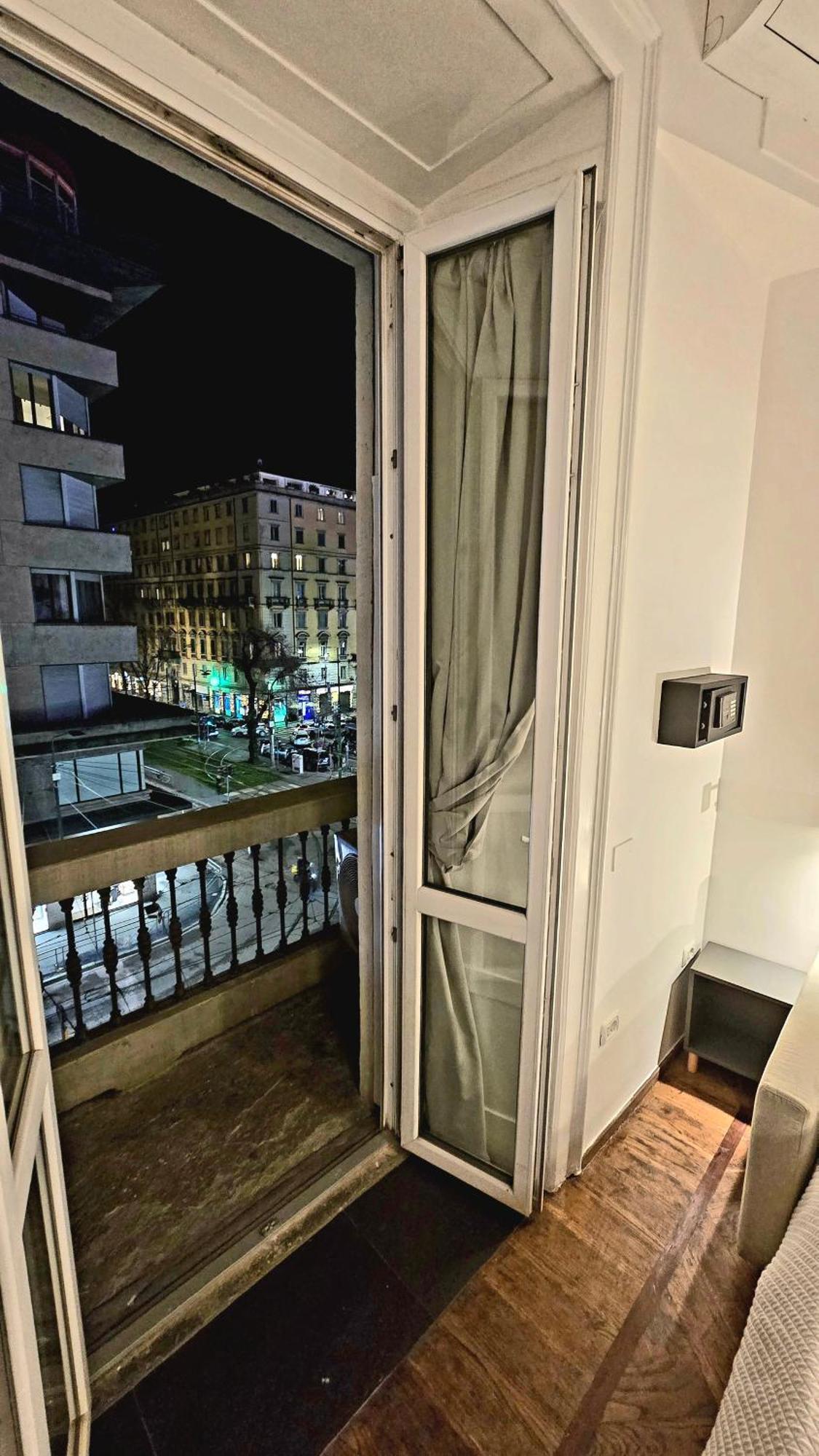 Отель Casa Storica Piazza 5 Giornate Милан Экстерьер фото